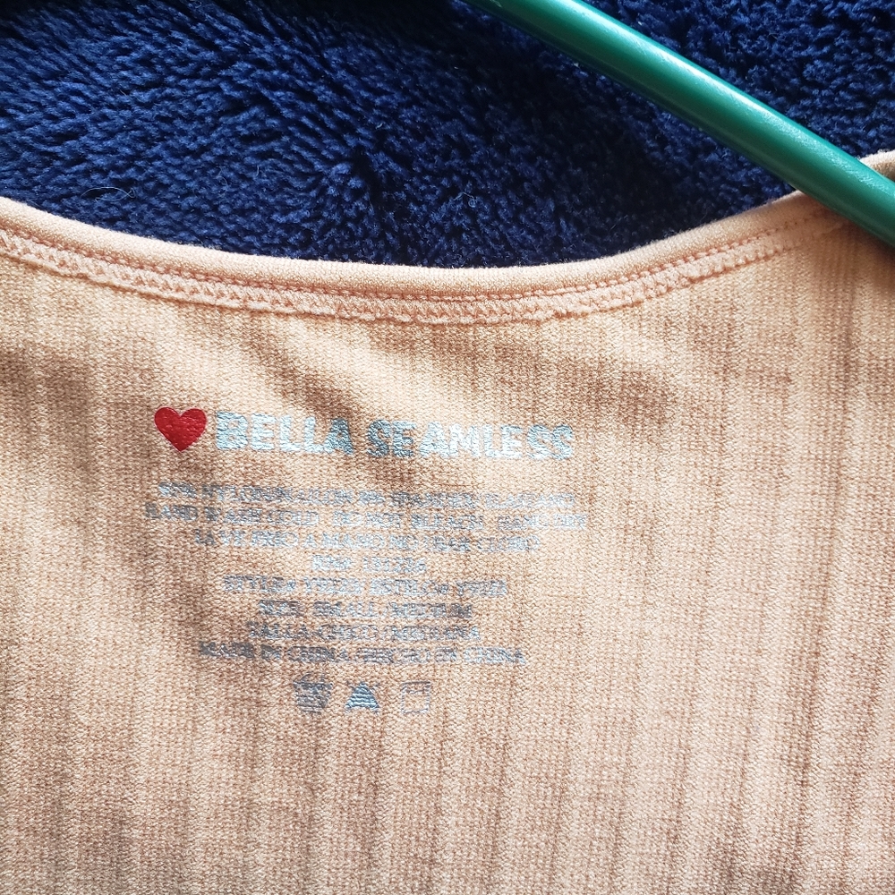 ♡BELLA SEAMLESS~S/M TOP - Picture 2 of 2